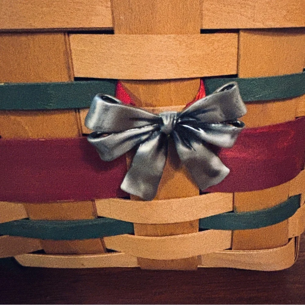 Longaberger 2008 Christmas Wrap It Up Basket bow liner plaid red green
